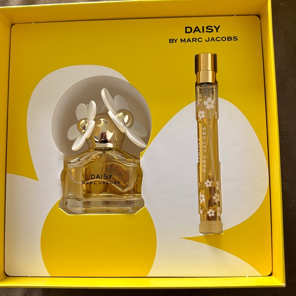 Daisy by Marc Jacobs perfume set